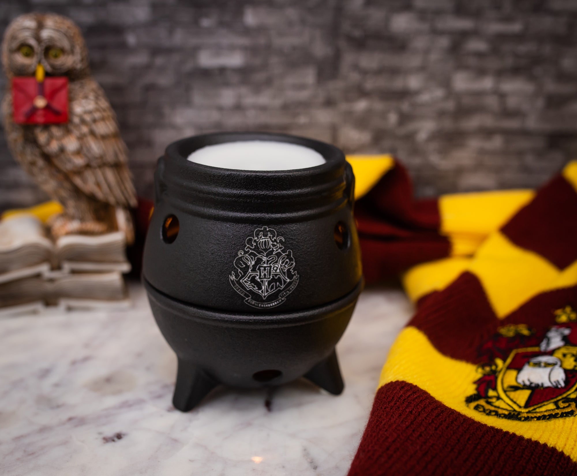 Harry Potter Hogwarts Scentsy Warmer Castle with Houses Scentsy Wax  Collection